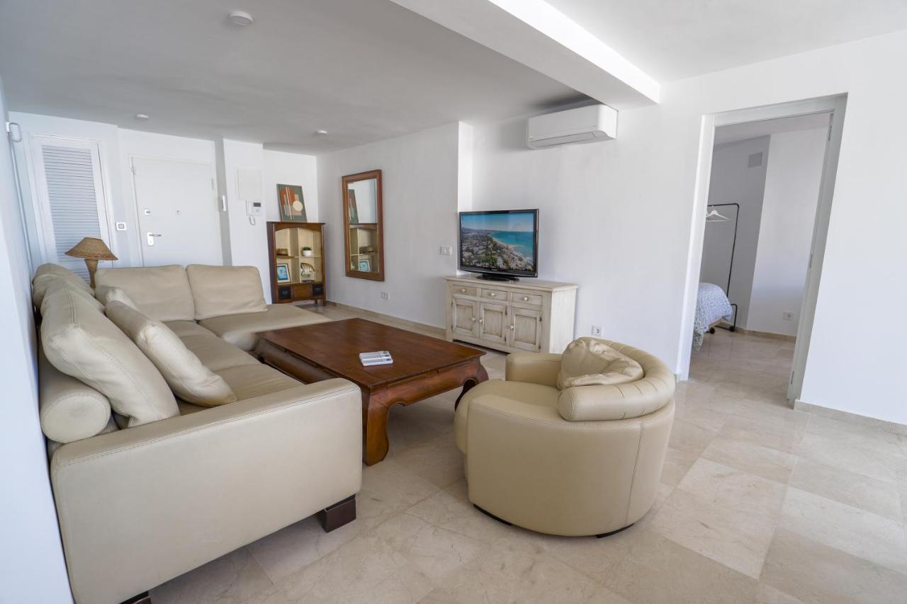 Marbella Centre Beachfront & Pool Exterior photo