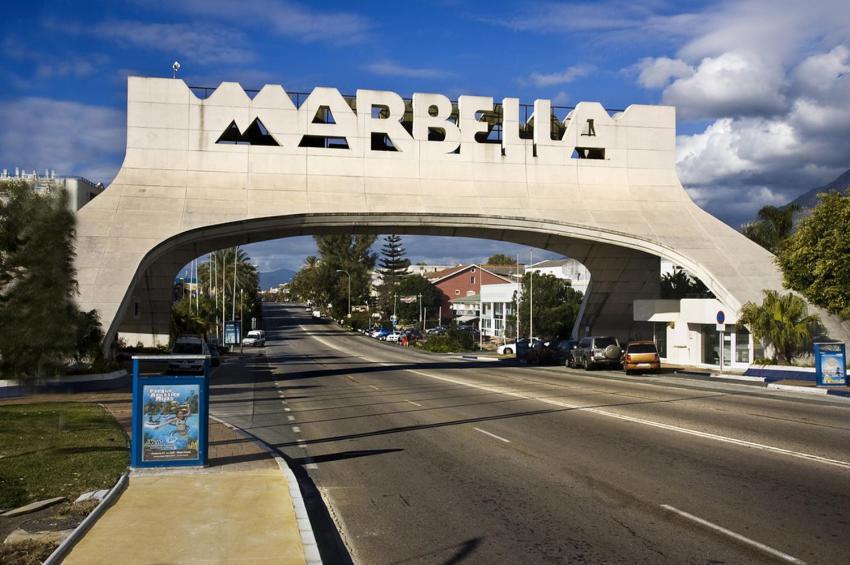 Marbella Centre Beachfront & Pool Exterior photo