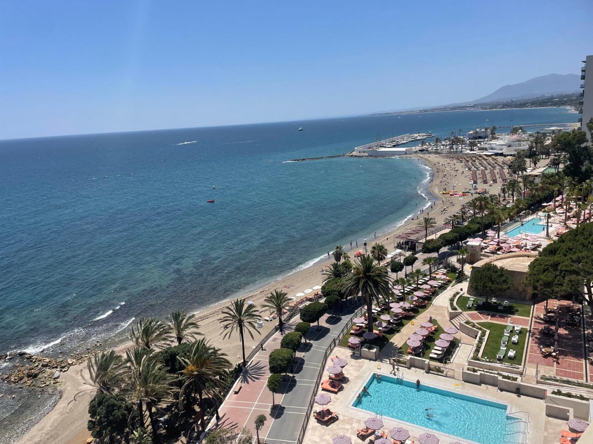 Marbella Centre Beachfront & Pool Exterior photo