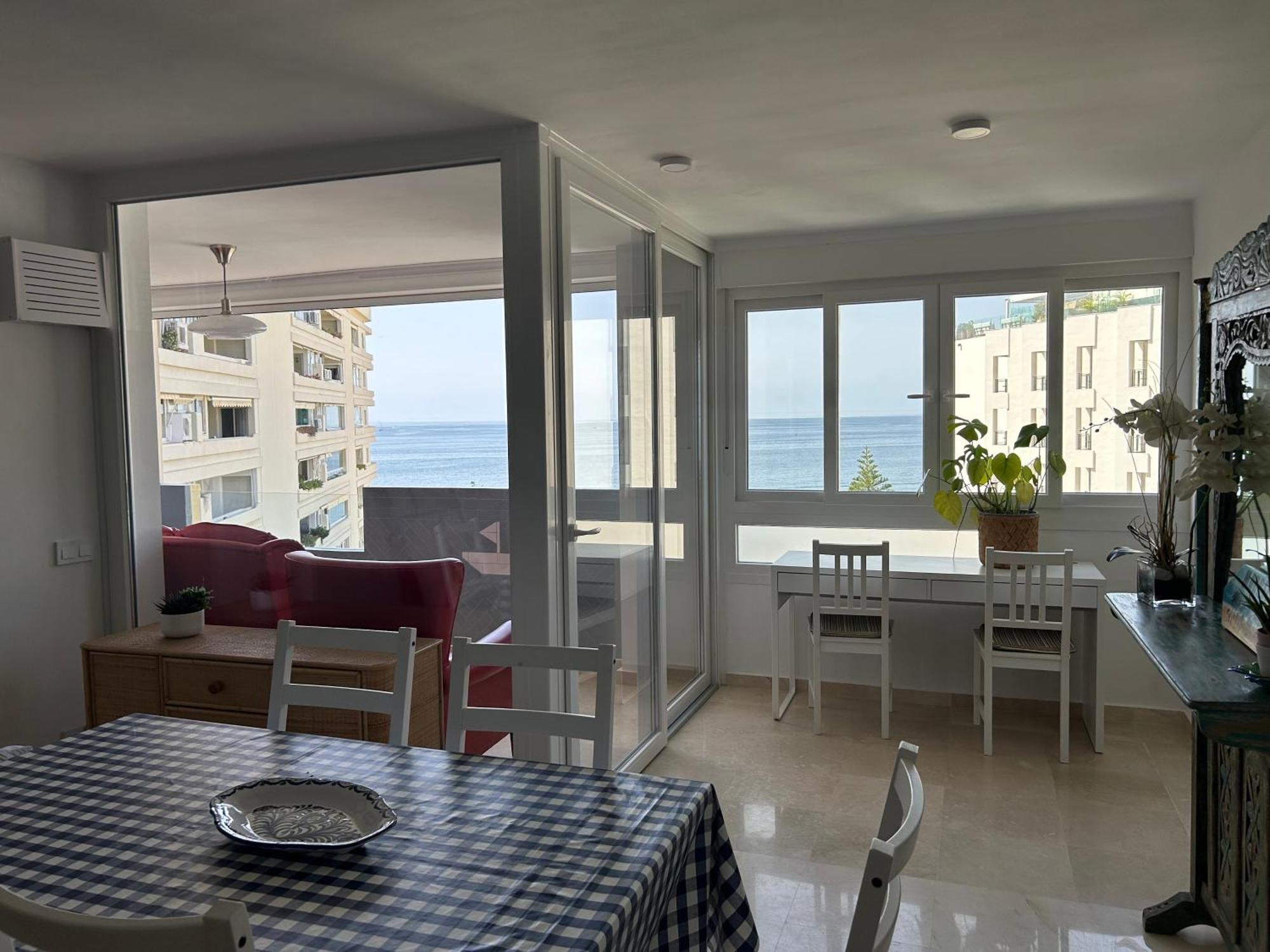Marbella Centre Beachfront & Pool Exterior photo